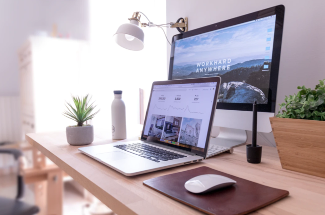 Lebih dari Sekedar Gambar: Menjelajah Dunia Fotografi Produk Laptop untuk Jualan Online